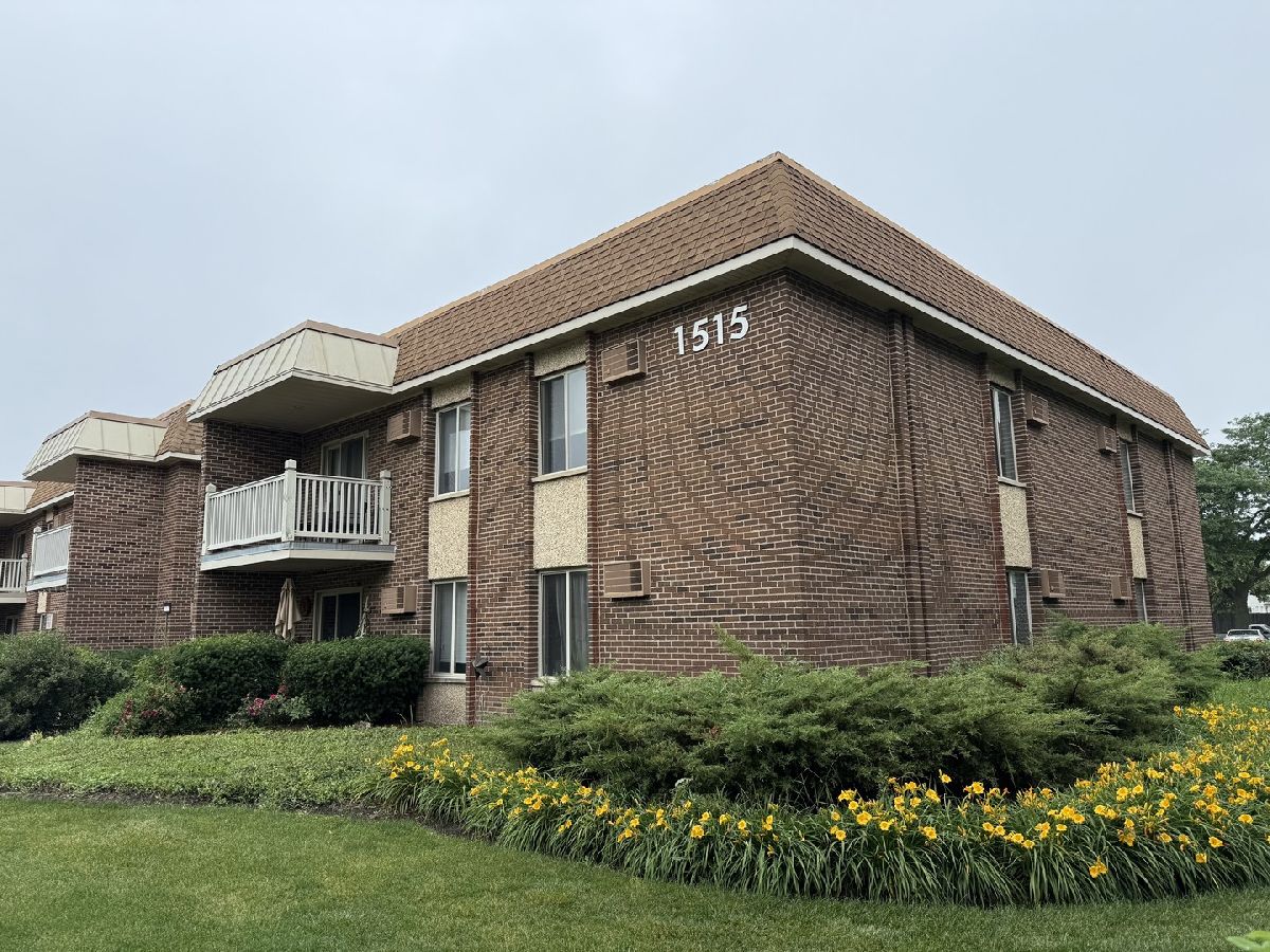 Condominiums & Homes Sold Lake Louise Palatine Illinois, 1515 Churchill