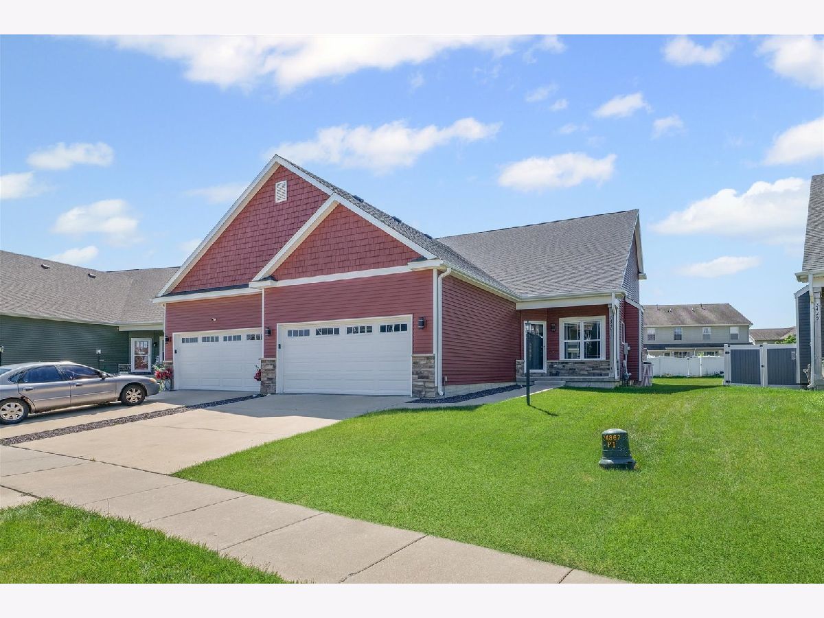 Homes & Condominiums Sold Boulder Ridge Champaign Illinois, 3423 Boulder Ridge