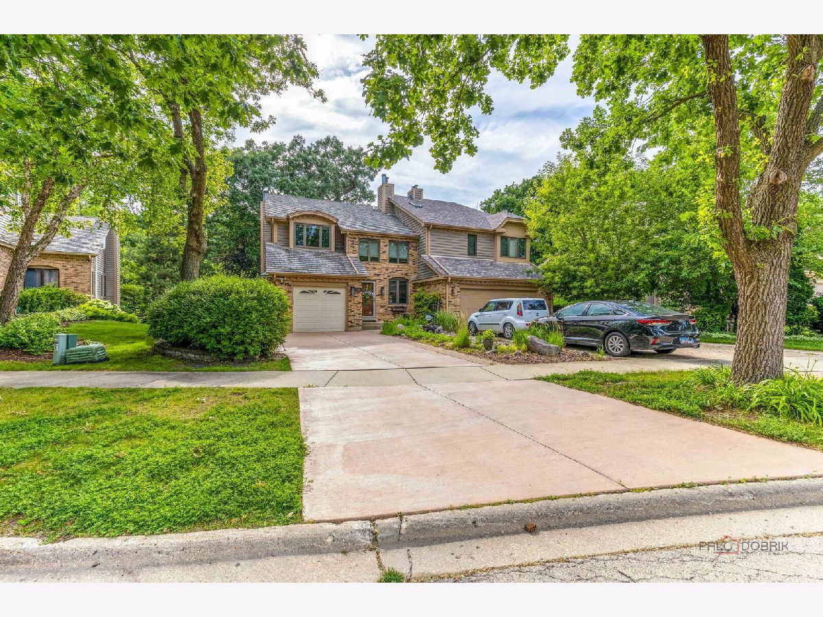  Sold Roselle Illinois, 636 Walnut Oaks