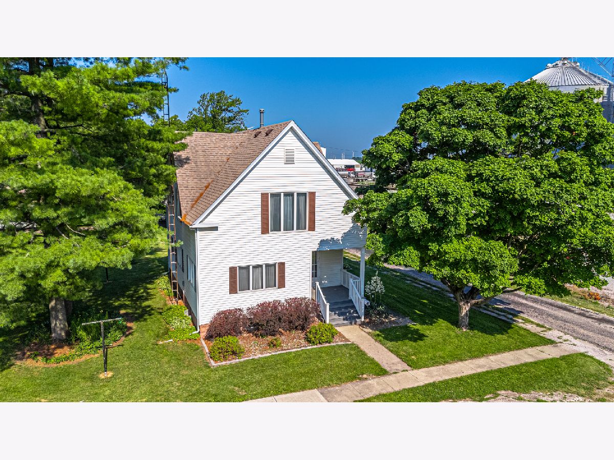  Sold Arrowsmith Illinois, 102 Oak