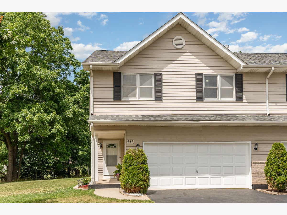 Rented East Dundee Illinois, 211 Lorien