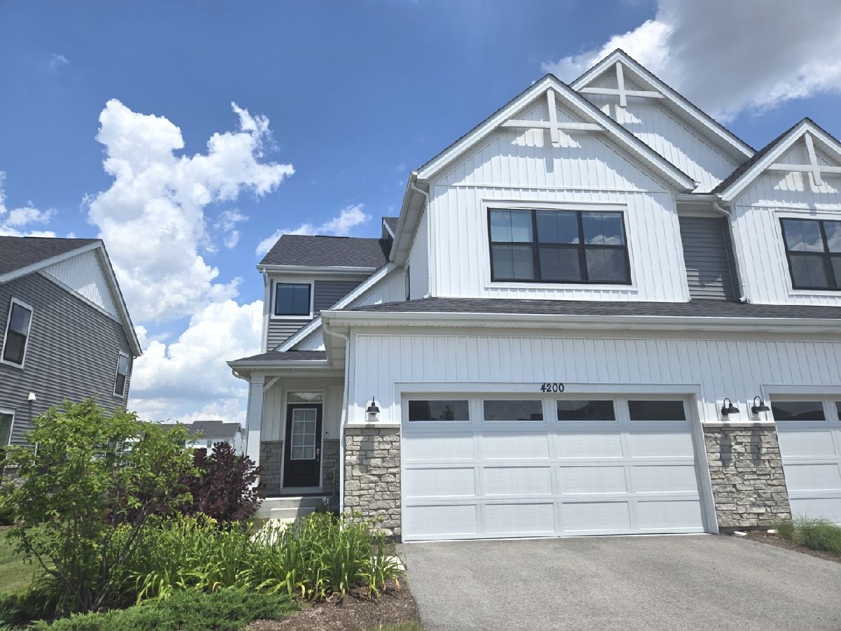  Rented Aurora Illinois, 4200 Chelsea Manor