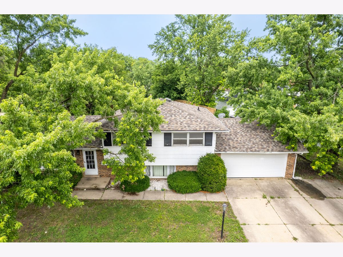 Homes & Condominiums For Sale Glenwood Manor Glenwood Illinois, 555 Cherry Drive