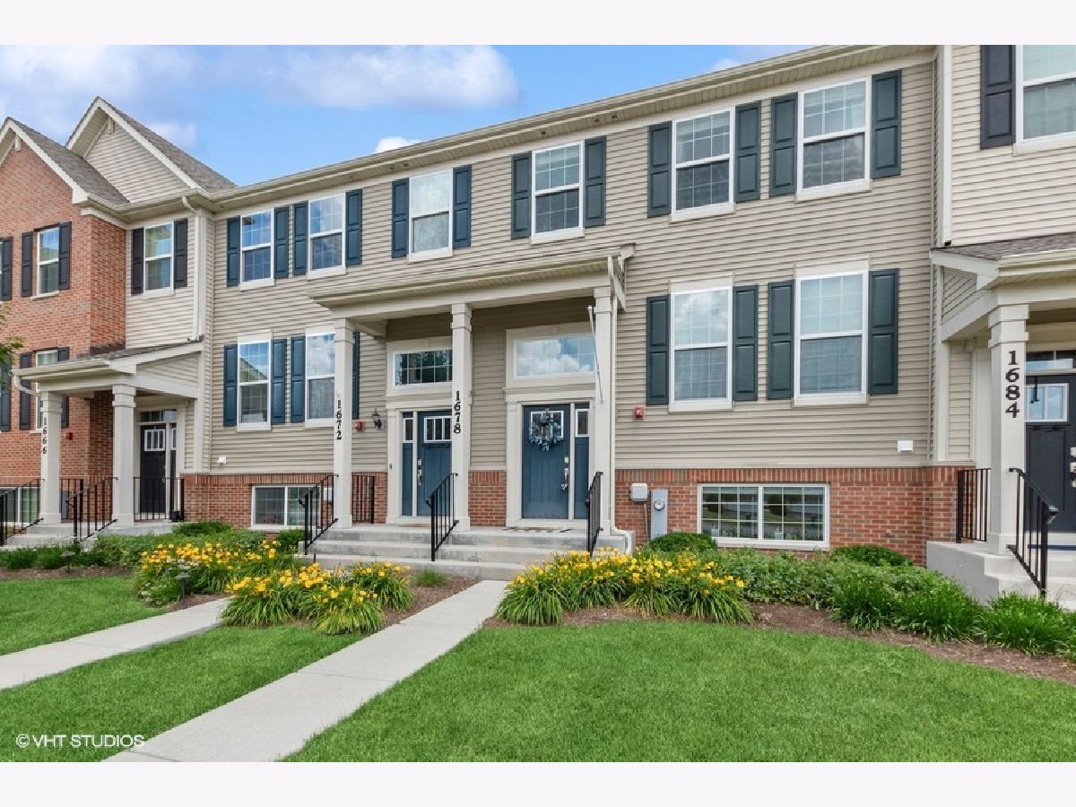 Condos & Townhomes Sold Prairie Commons Batavia Illinois, 1678 Sager