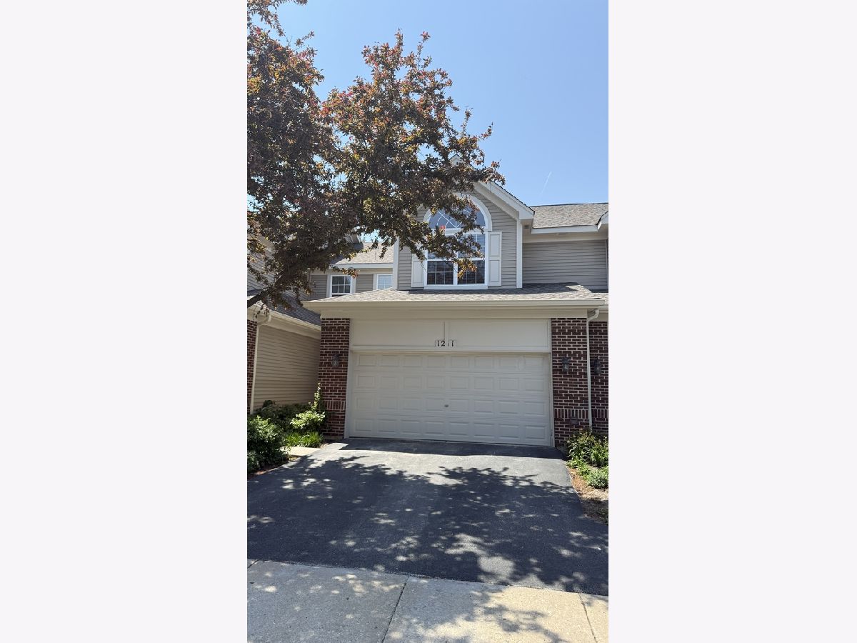 Homes & Townhomes & Condos Rented Stonebridge Aurora Illinois, 1211 Townes