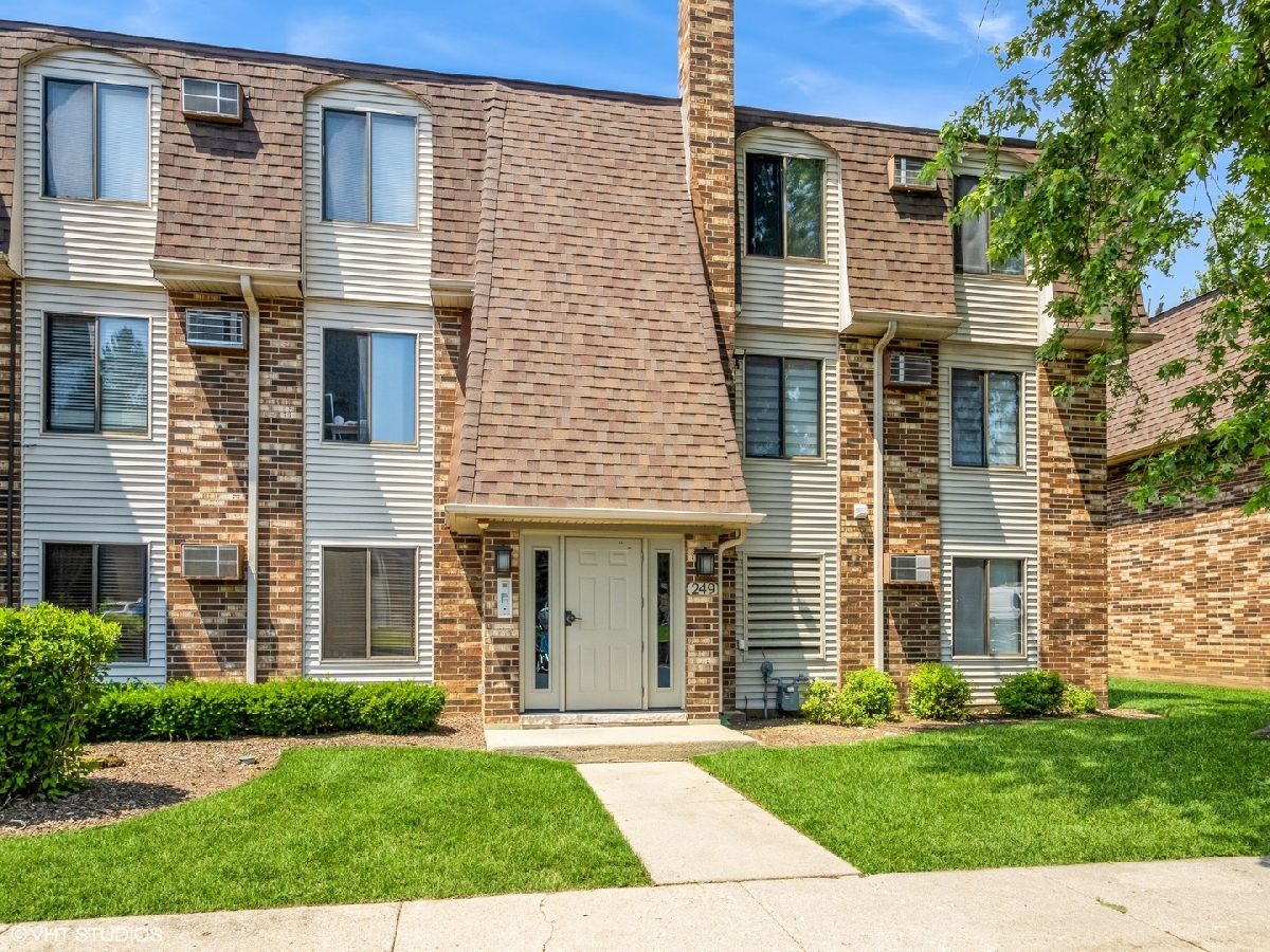 Sold Vernon Hills Illinois, 249 W Court Of Shorewood