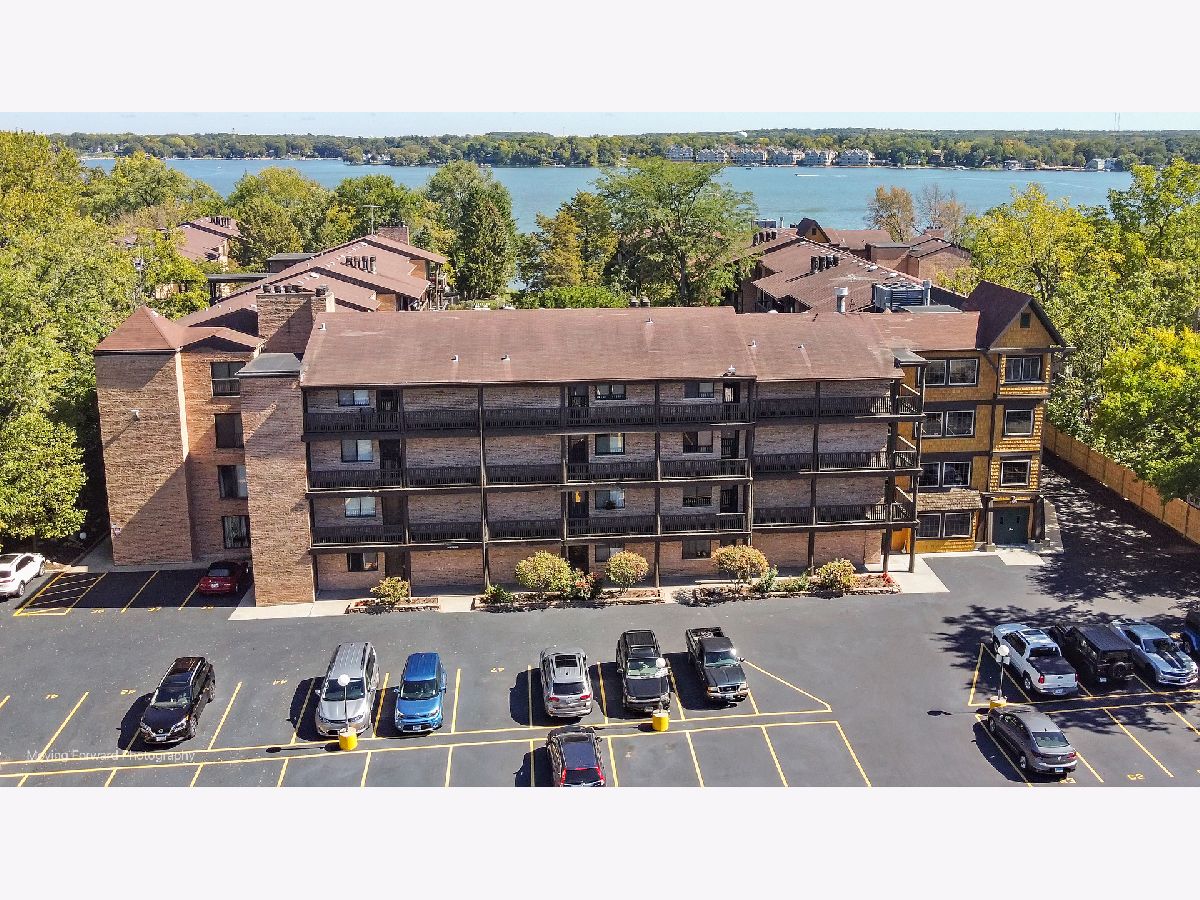Condominiums For Sale Harbour Club Wauconda Illinois, 450 Main Street