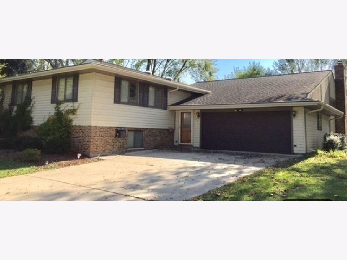 Homes & Condos & Townhomes For Sale Weathersfield Schaumburg Illinois, 702 Auburn Circle