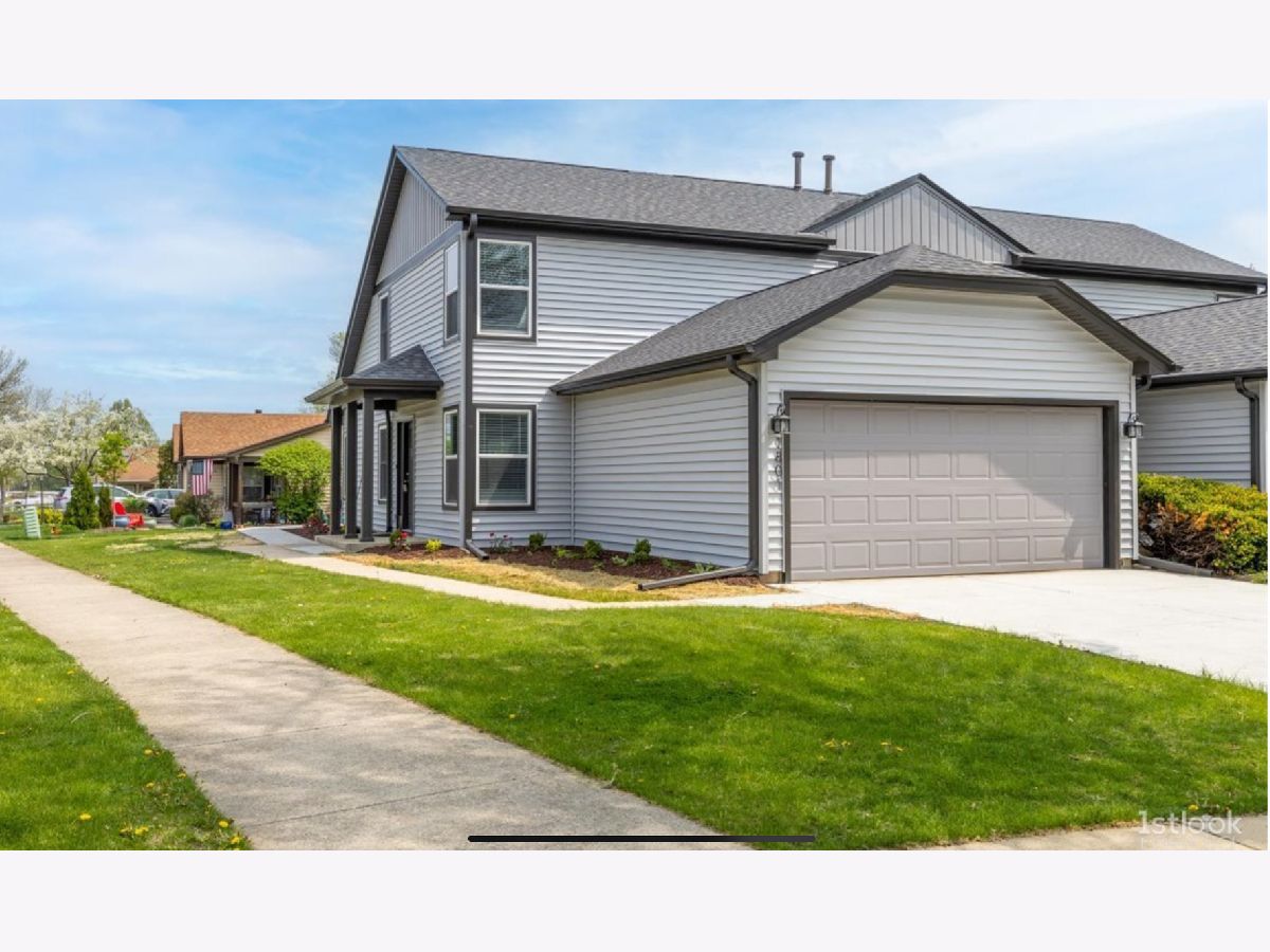Homes & Condos & Townhomes Rented University Heights Naperville Illinois, 1801 Shetland