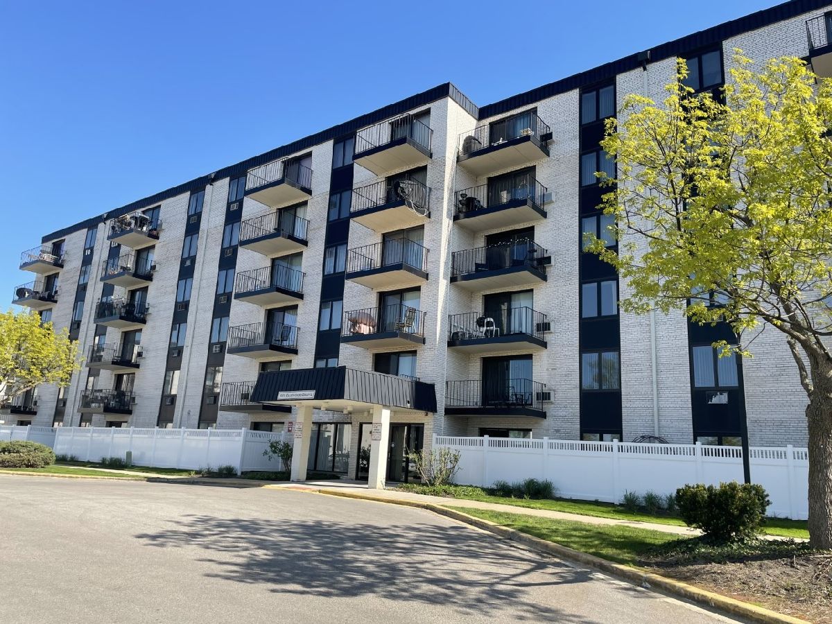  Rented Niles Illinois, 9118 Elmwood