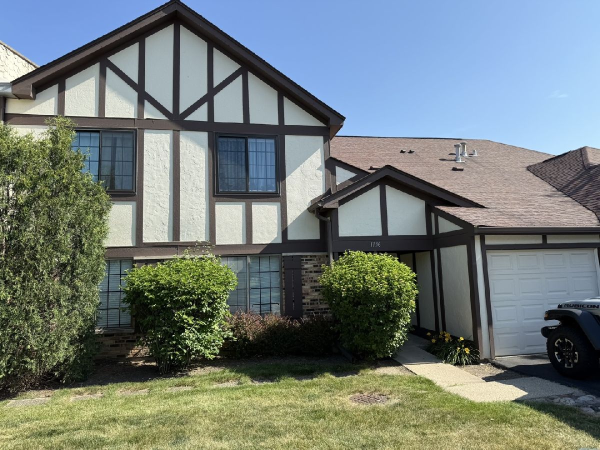 Townhomes & Condos Sold Hidden Creek Palatine Illinois, 1736 Emerald