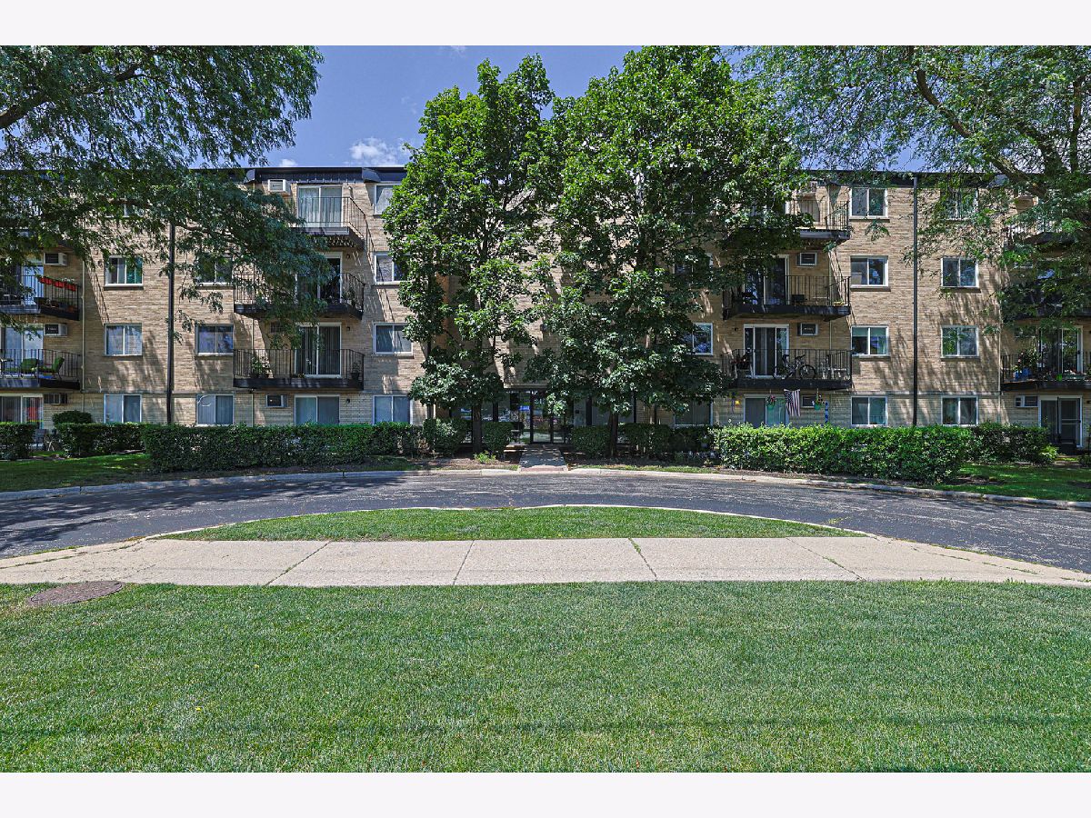 Condominiums Sold Brandenberry Park Arlington Heights Illinois, 2424 Oakton