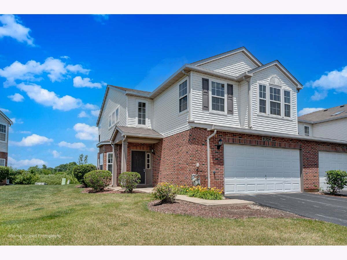Homes & Townhomes & Condos Sold Gleneagle Trail Matteson Illinois, 6324 Pond View
