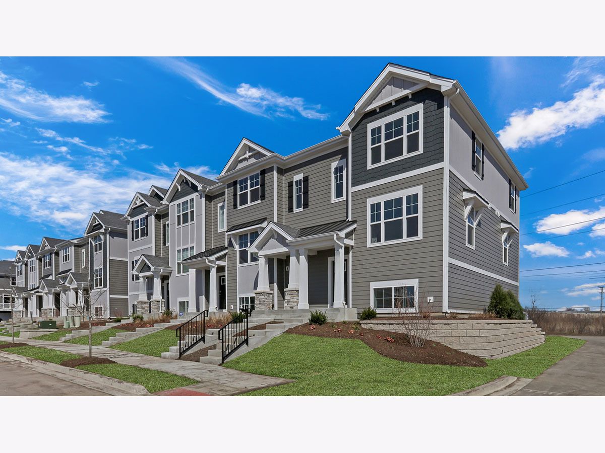 Condos & Townhomes For Sale The Townes At Oak Creek Mundelein Illinois, 2164 Glacier Street