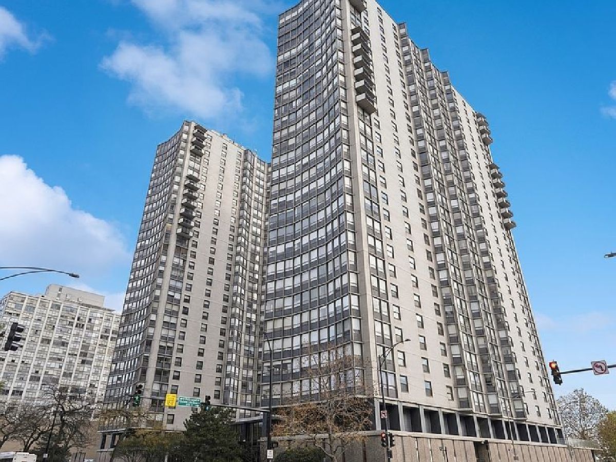 Condominiums Rented Hollywood Towers Chicago Illinois, 5701 Sheridan