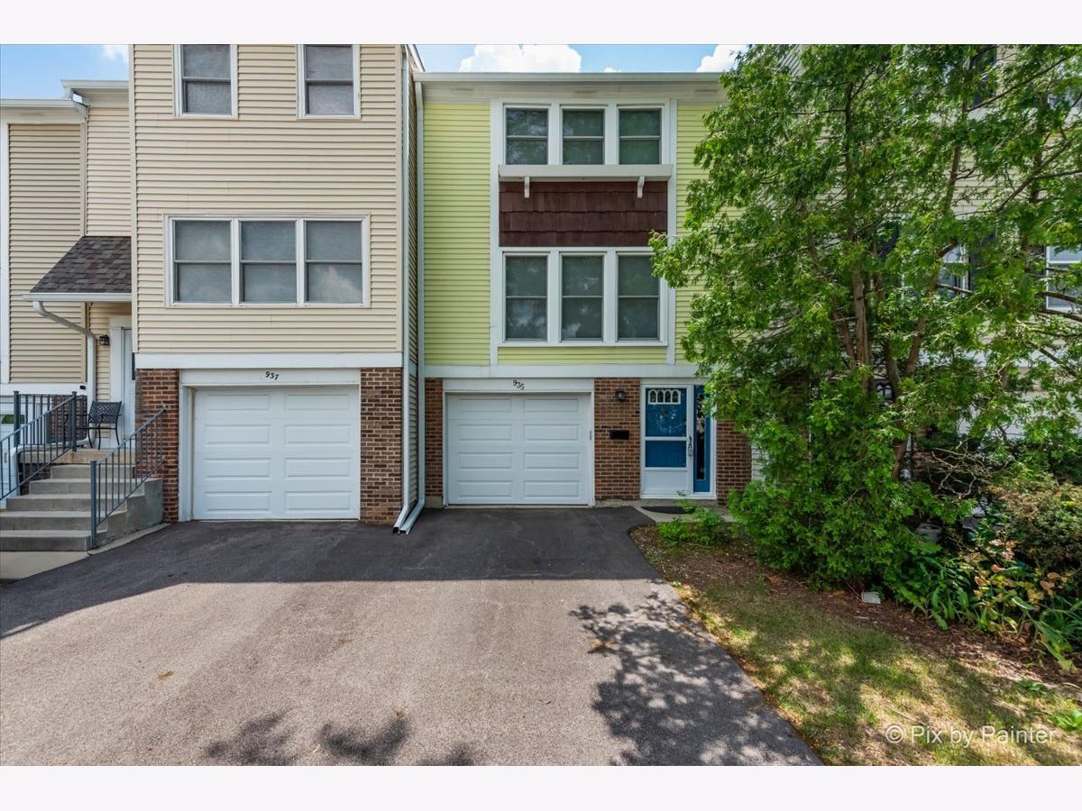  Sold Schaumburg Illinois, 935 Cardiff