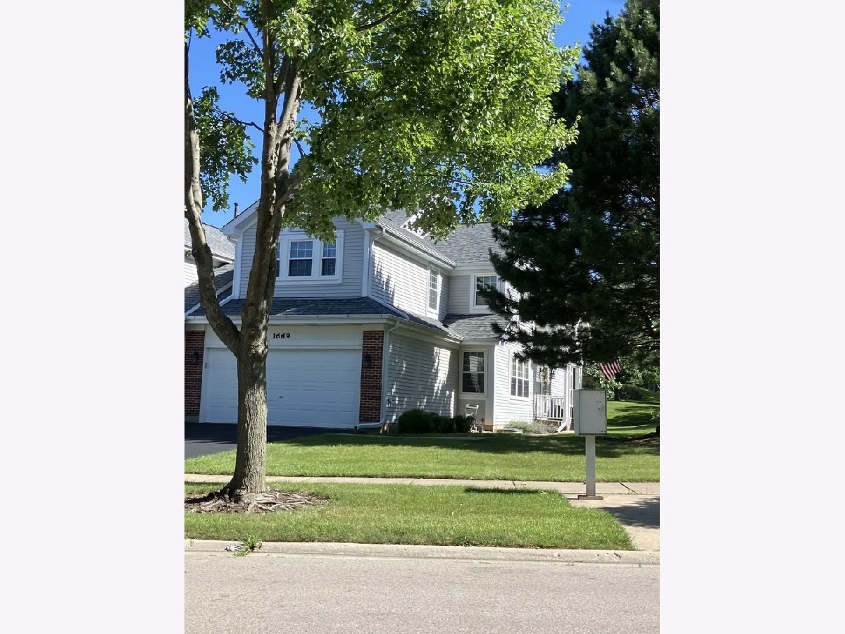  Sold Hanover Park Illinois, 1669 Saint Ann