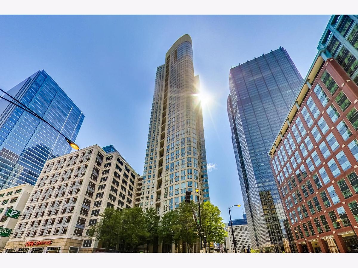 Condominiums Rented The Sterling Chicago Illinois, 345 La Salle