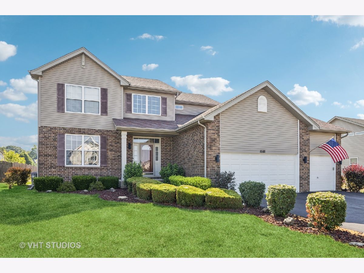  Sold Aurora Illinois, 1581 Kenmore