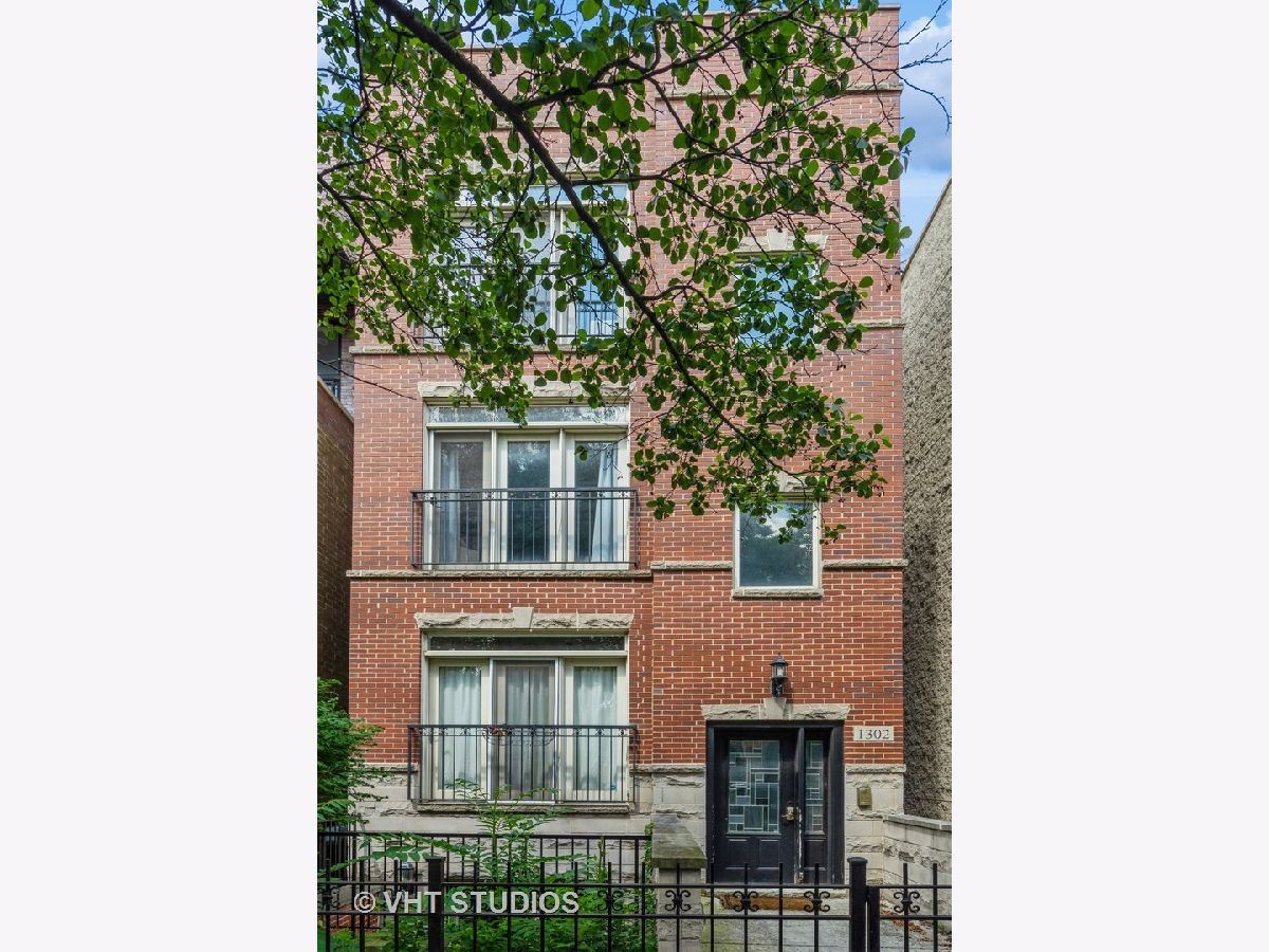  Sold Chicago Illinois, 1302 Bosworth
