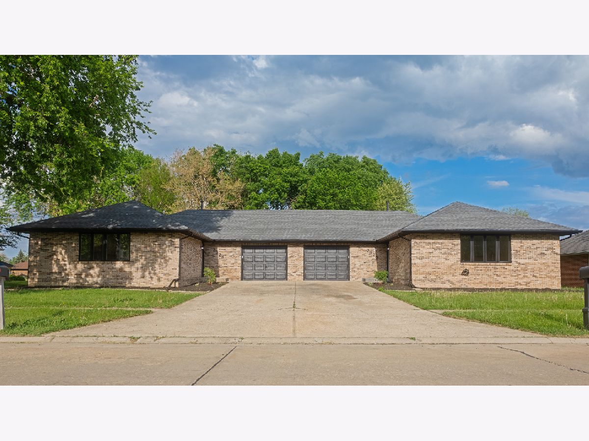 Rented Morris Illinois, 2328 Lynwood