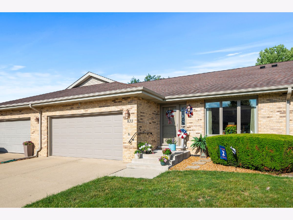 Condos & Townhomes Sold Country Villa New Lenox Illinois, 833 Winter Park