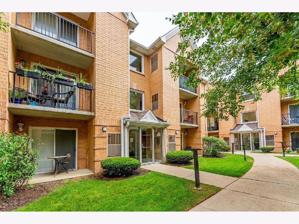 Condominiums Sold River Front Condos Chicago Illinois, 8710 Evelyn