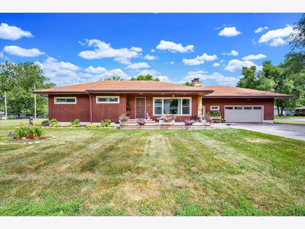  Sold Wapella Illinois, 320 4th