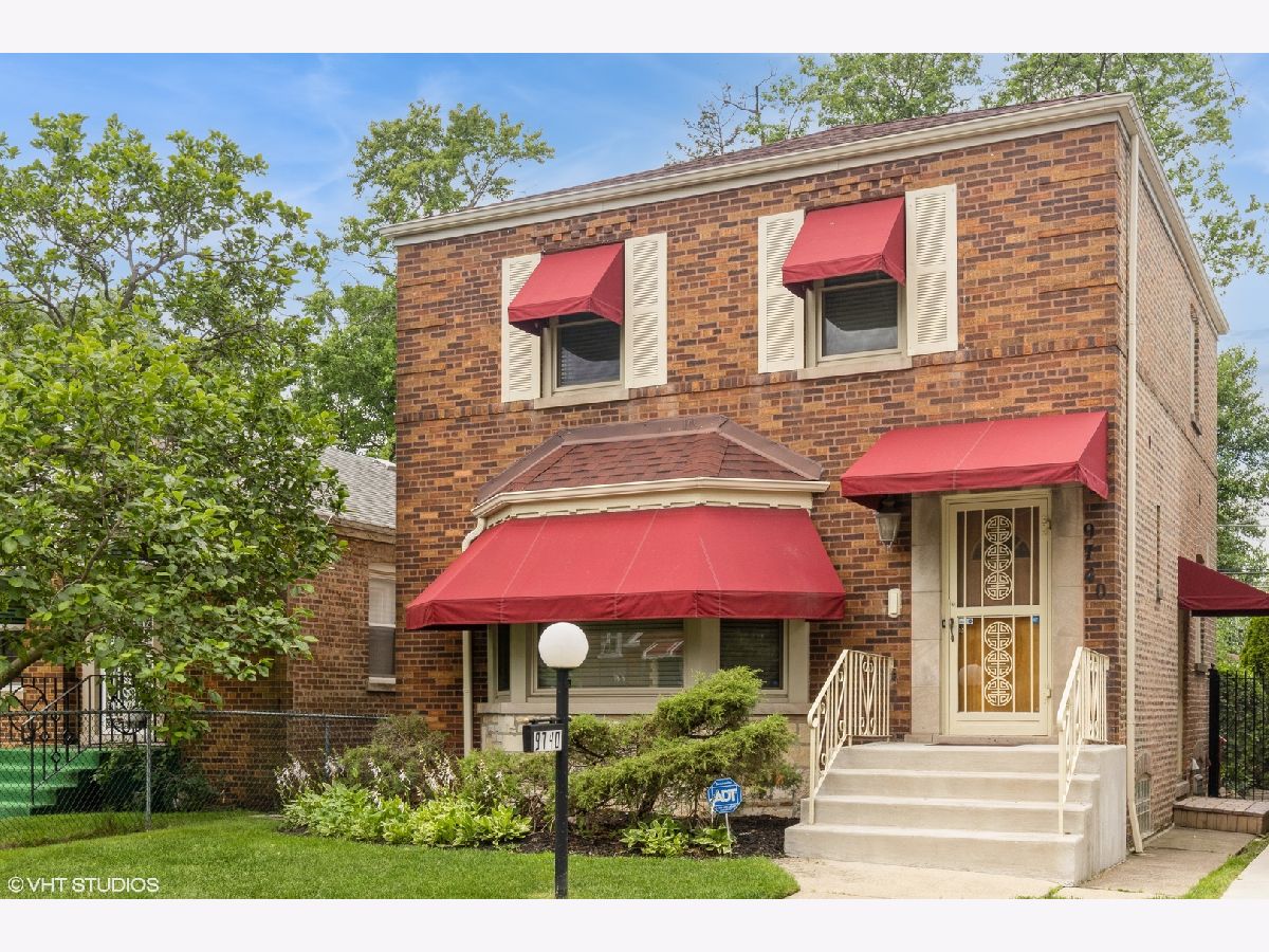  For Sale Chicago Illinois, 9740 Ellis Avenue