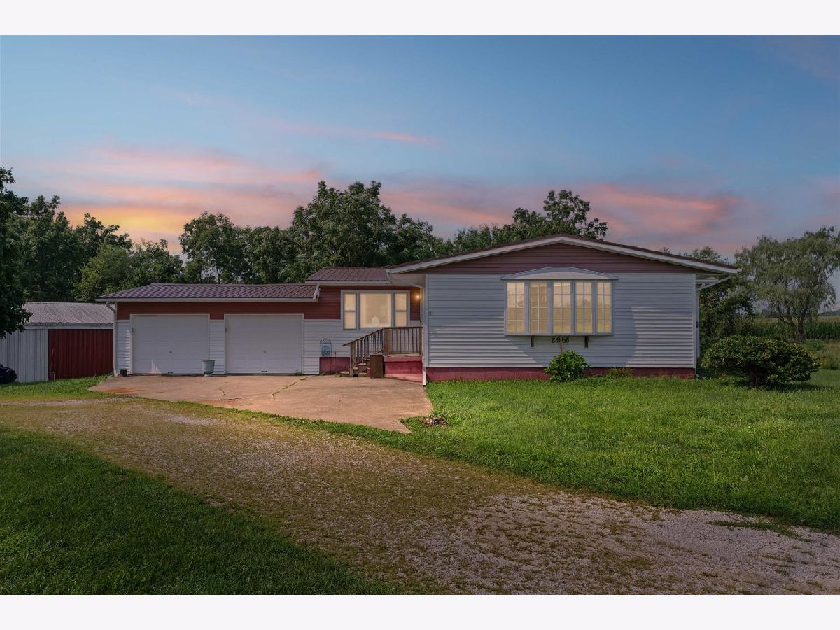  For Sale Oakwood Illinois, 8966 2100 North Road