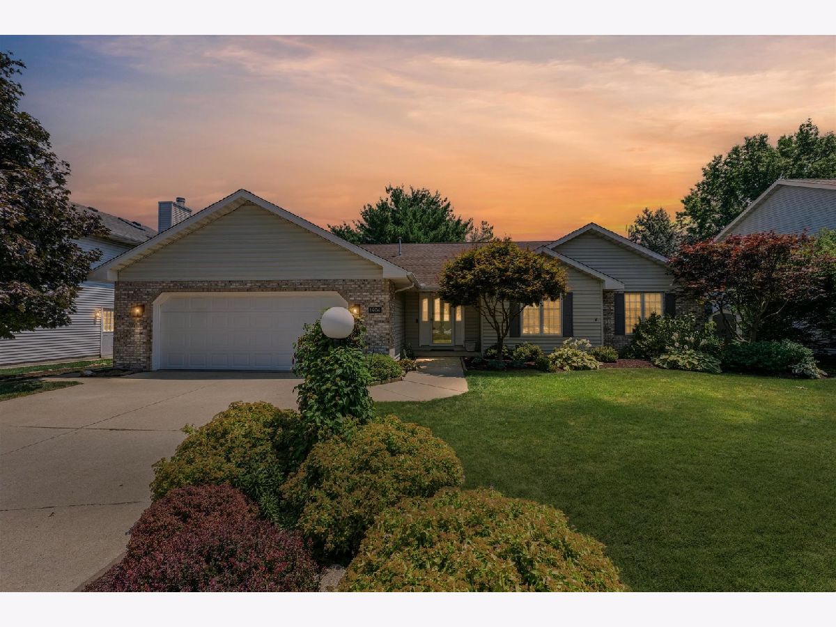 Homes Sold Glenshire Champaign Illinois, 1404 Manchester