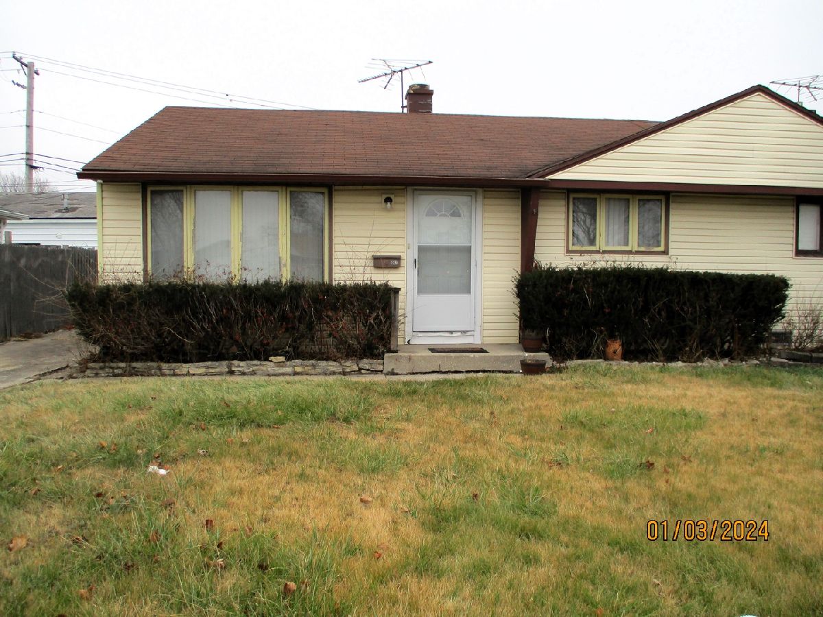  Rented Hometown Illinois, 8813 Komensky