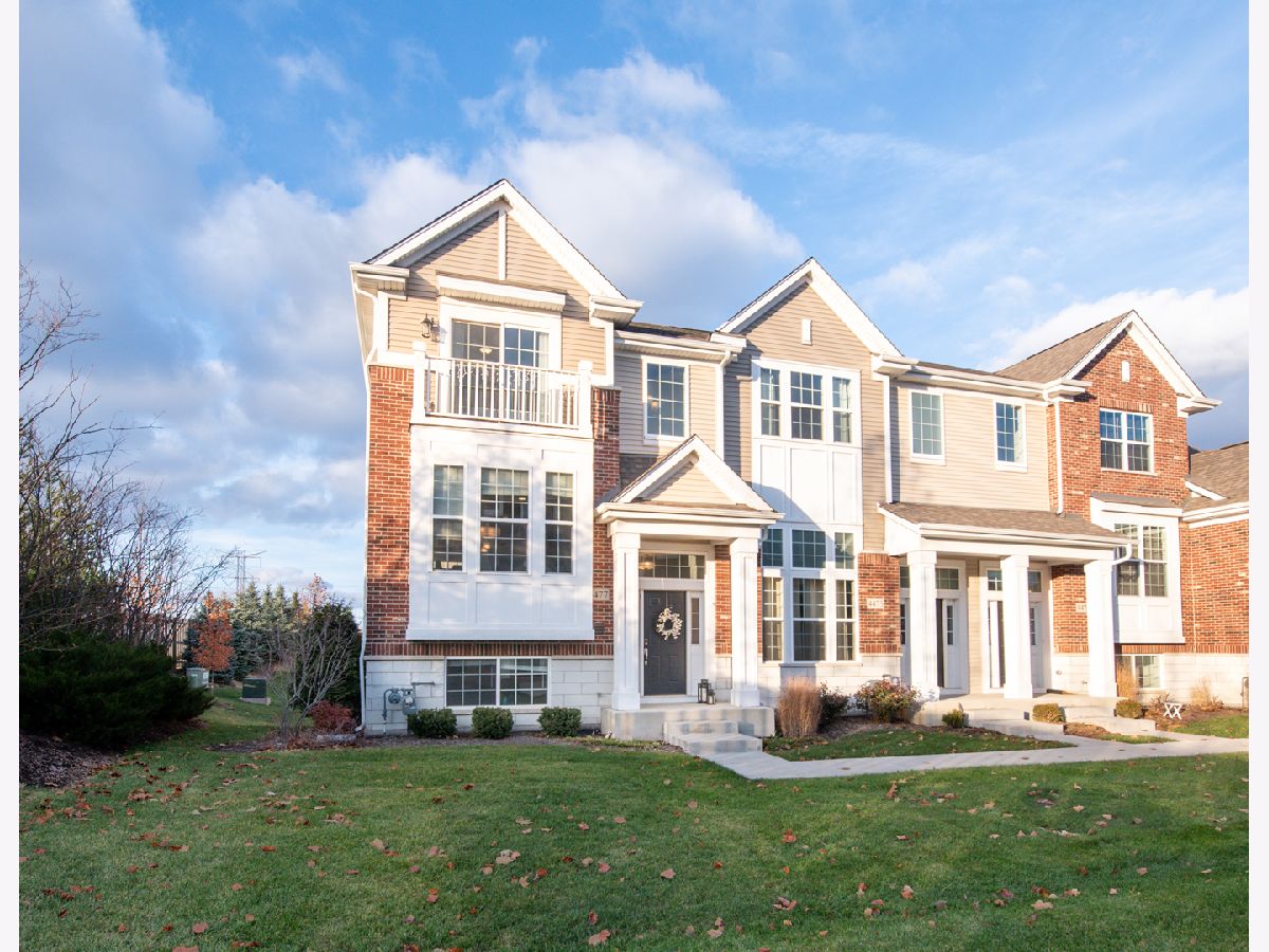 Townhomes Rented Emerson Park Naperville Illinois, 4477 Monroe