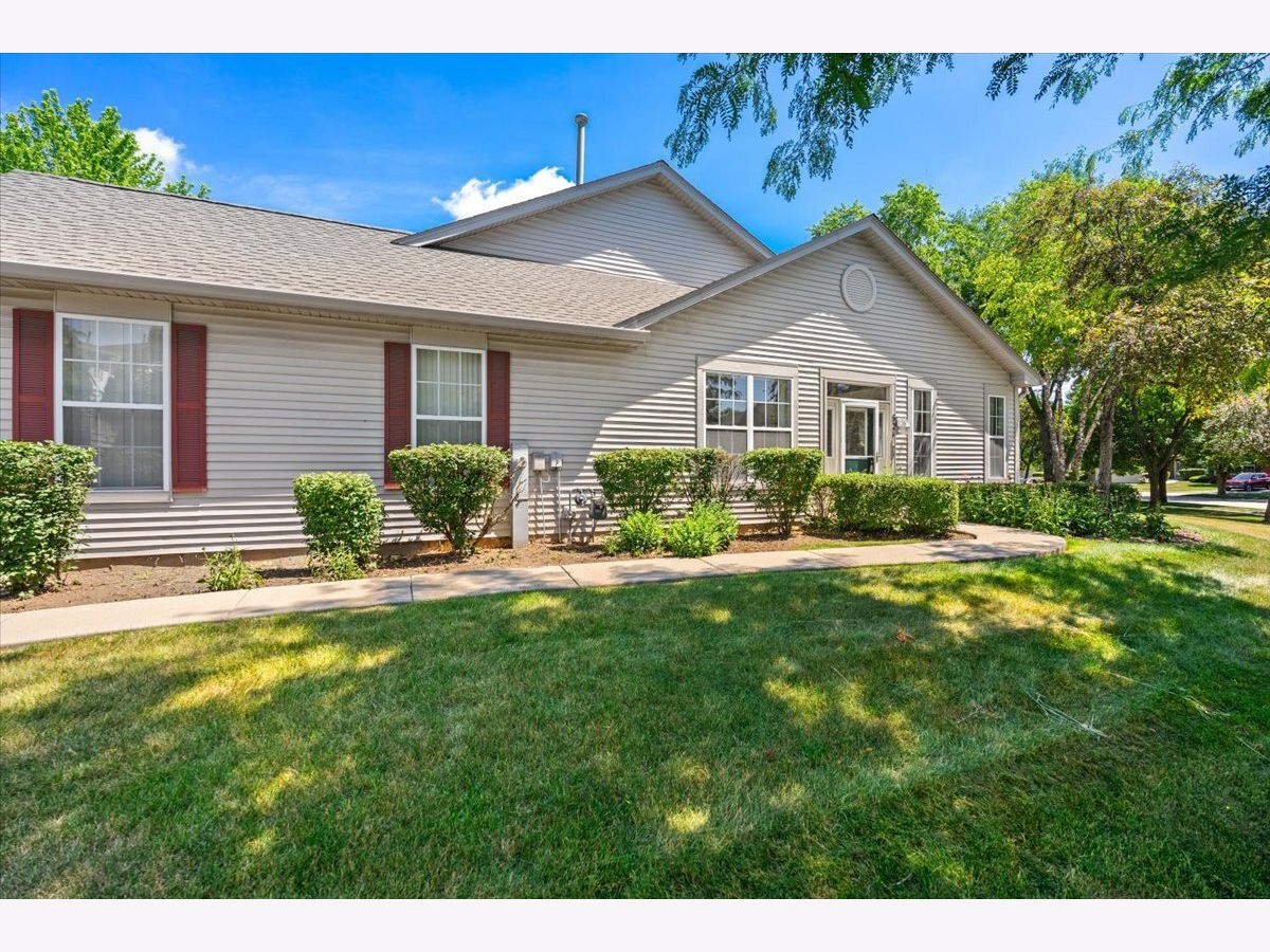 Townhomes & Condos Sold Fieldstone Elgin Illinois, 621 Littleton