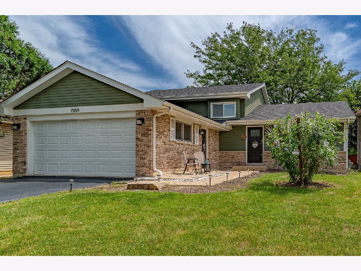 Homes & Townhomes Sold Hanover Highlands Hanover Park Illinois, 7559 Kingsbury