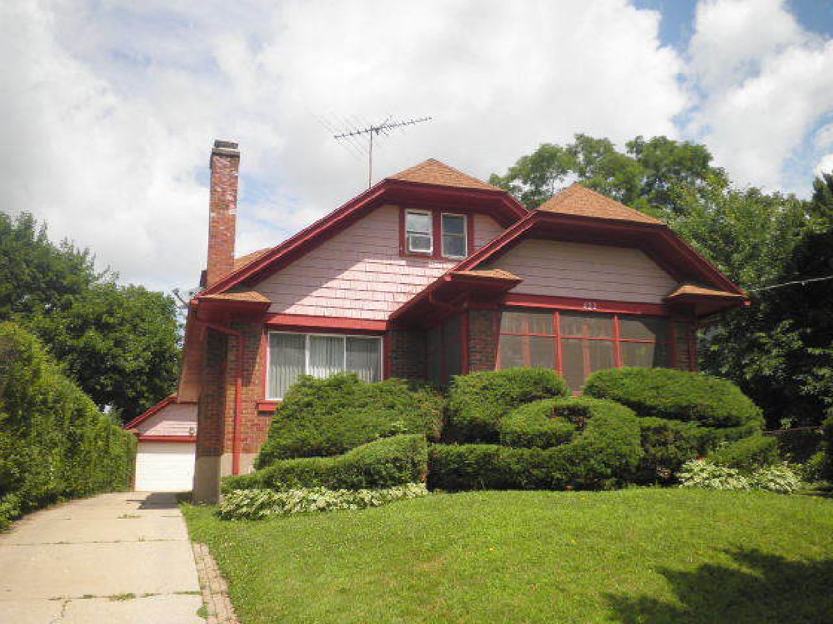  Rented Elgin Illinois, 422 South