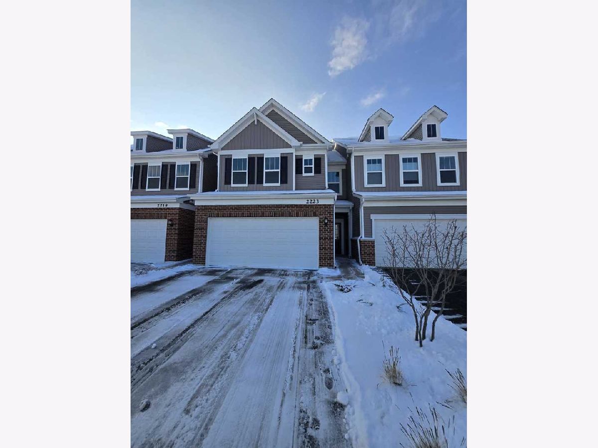  For Rent Bolingbrook Illinois, 2223 Ryegrass