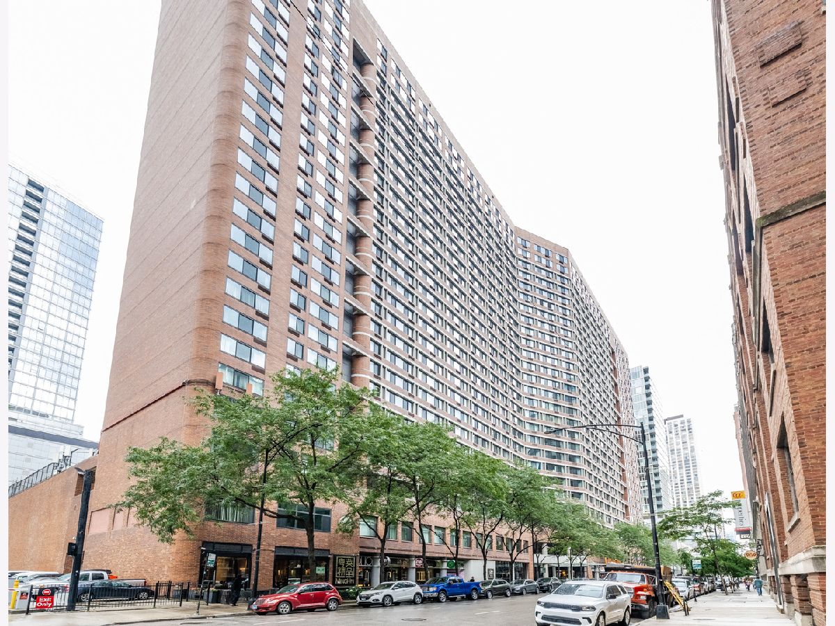 Condominiums Rented Grand Ohio Chicago Illinois, 211 Ohio