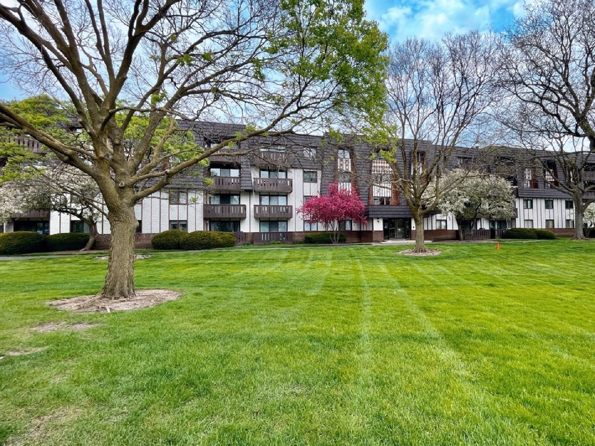 Sold Lake Bluff Illinois, 13000 Heiden