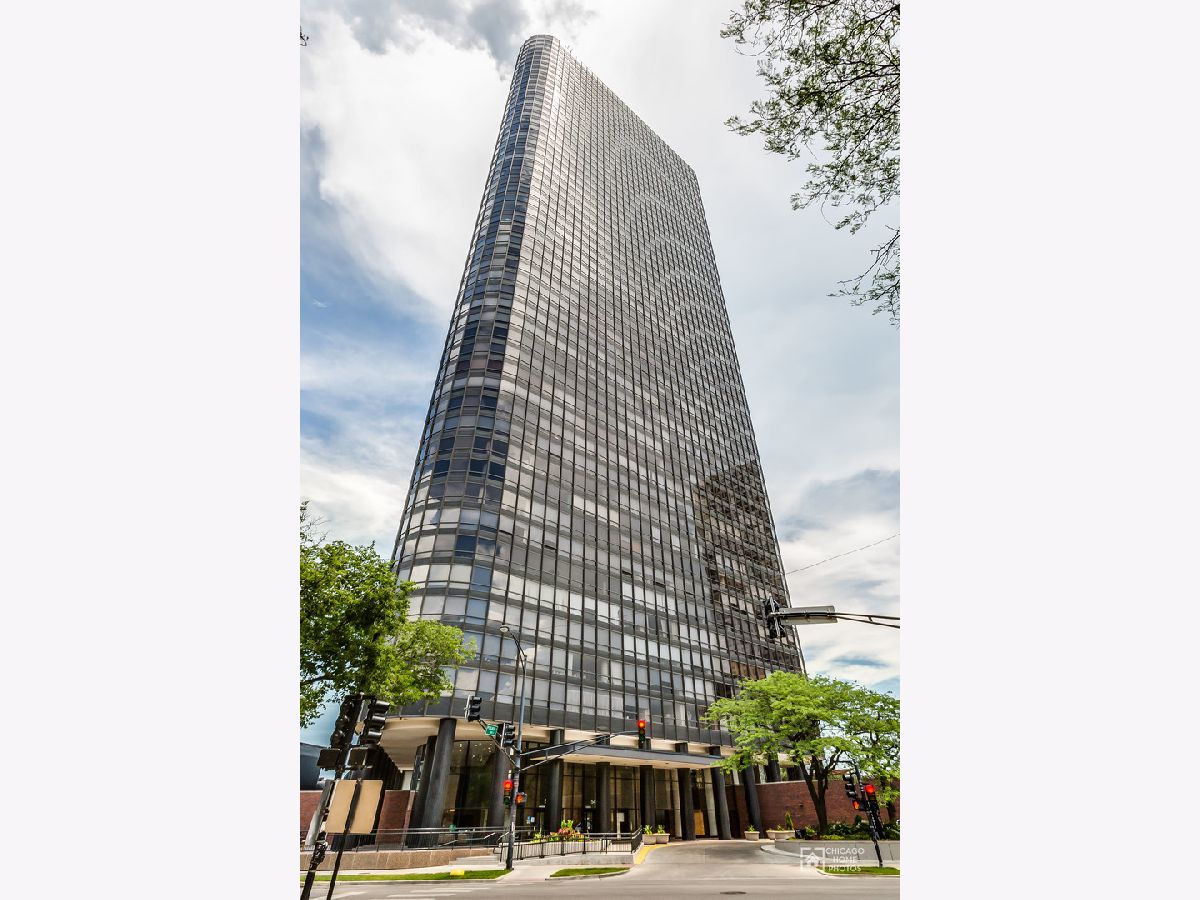 Condominiums For Sale Park Tower Chicago Illinois, 5415 Sheridan Road