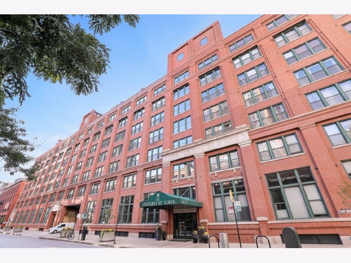 Condominiums Rented Ontario Street Lofts Chicago Illinois, 411 Ontario