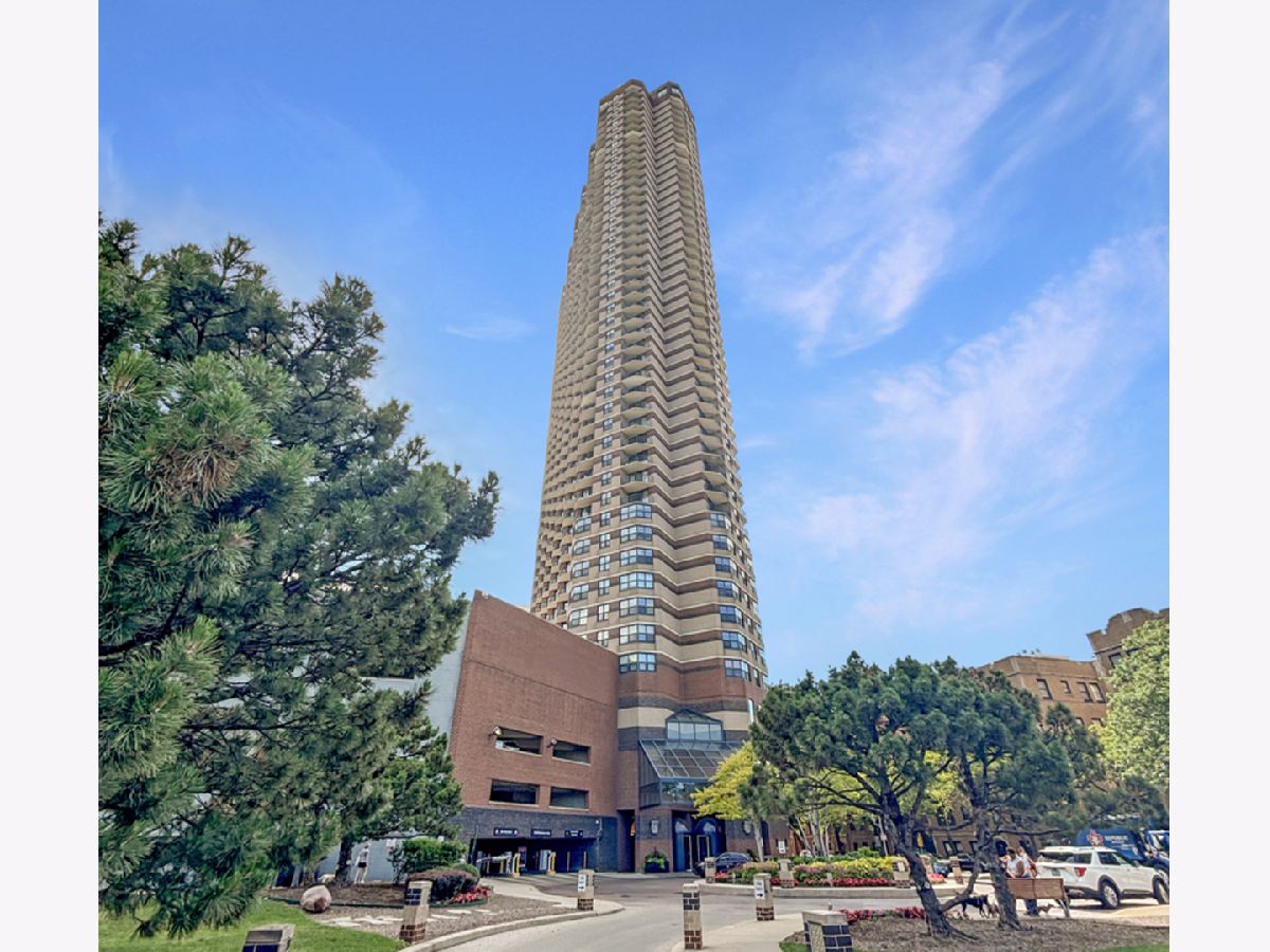 Condominiums Rented The New York Chicago Illinois, 3660 Lake Shore