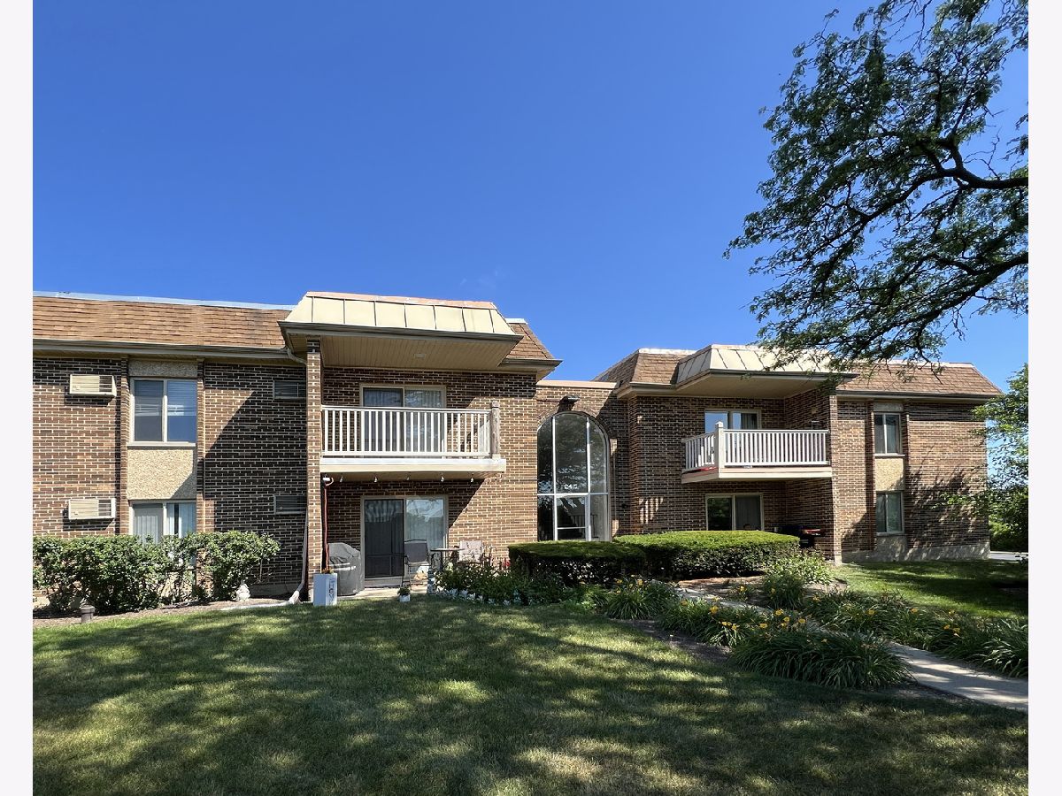 Homes & Condominiums Rented Greenbrier Arlington Heights Illinois, 2415 Kennicott