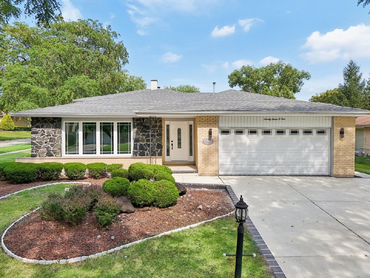  Sold Darien Illinois, 7701 Sawyer