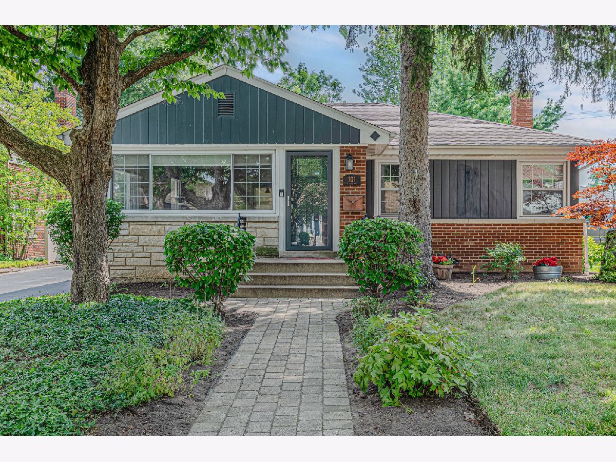 Homes For Sale Westgate Arlington Heights Illinois, 101 Yale Avenue
