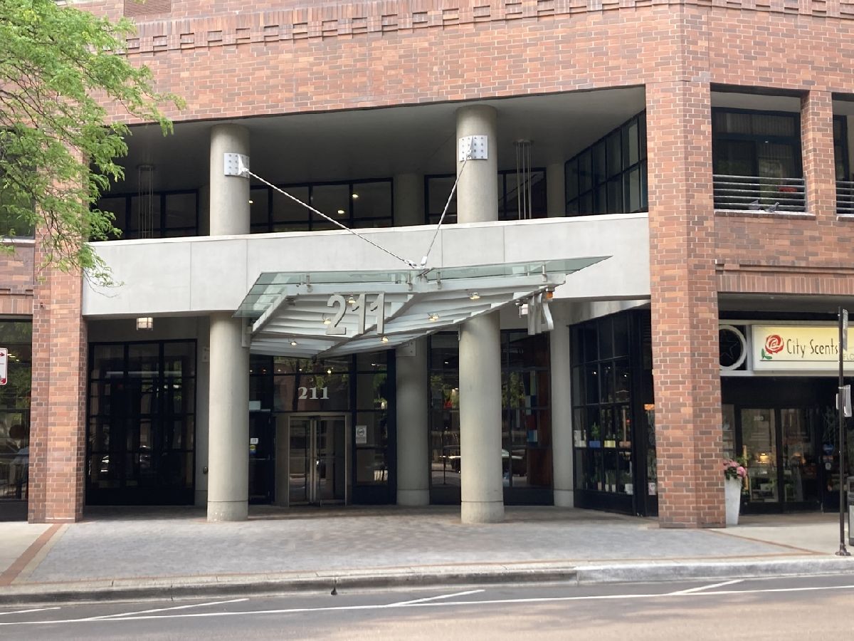 Condominiums Sold Grand Ohio Chicago Illinois, 211 Ohio