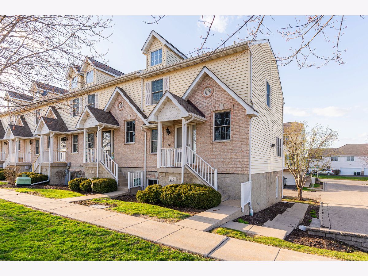  Rented Cortland Illinois, 215 Cortland Center