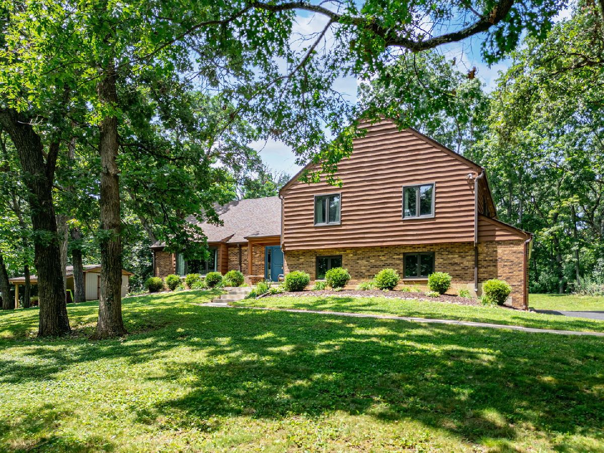Homes For Sale Woodland Springs Woodstock Illinois, 1313 Chatham Lane