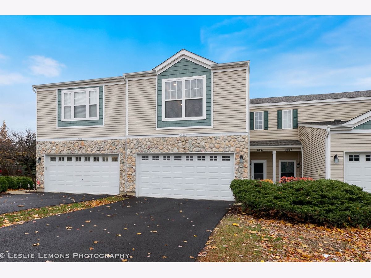Townhomes & Condos Rented Blackstone Aurora Illinois, 4051 Blackstone