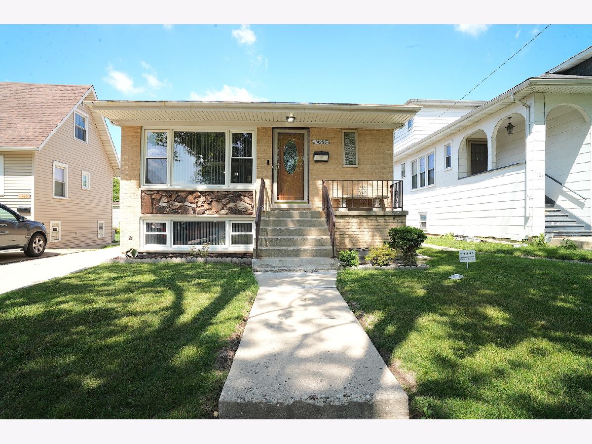  For Sale Berkeley Illinois, 1428 1/2 Ashbel Avenue